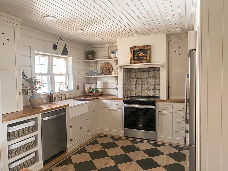 150 Blue Sky Ln — Photo 1