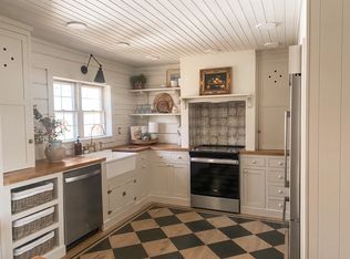 150 Blue Sky Ln, Hendersonville, NC 28792