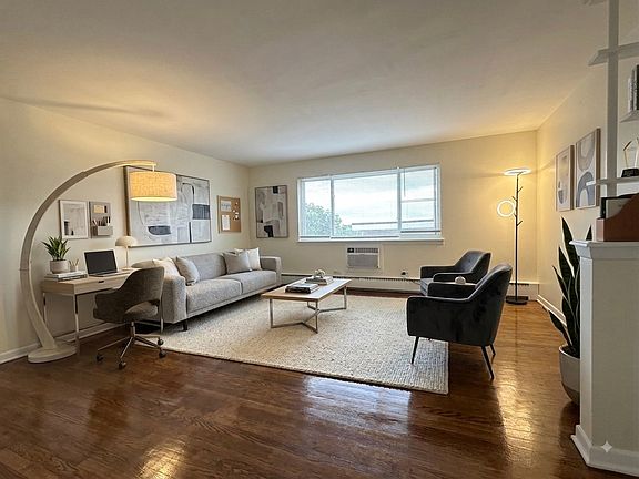 5th image of 2033 W 111th St APT 2N