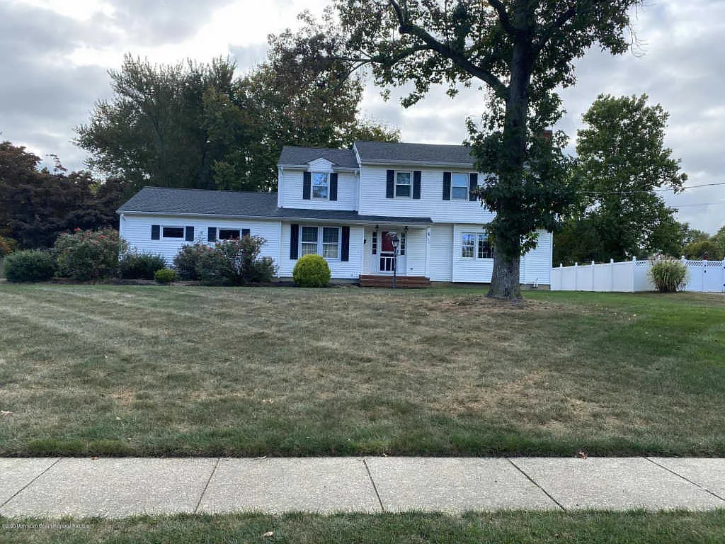 108 Lancaster Rd photo 1
