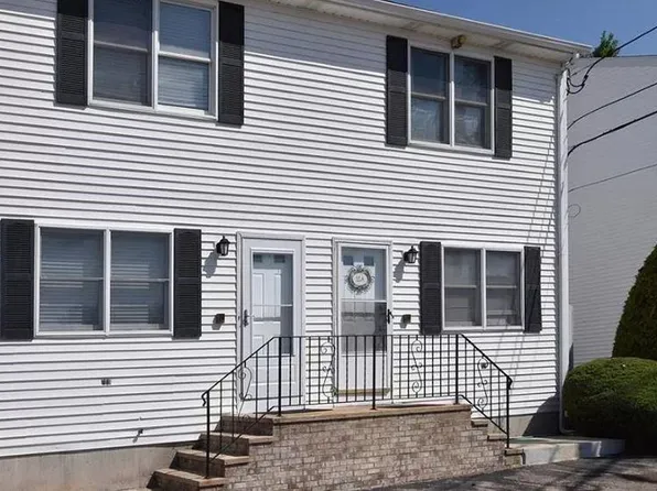 13 Sunflower Cir, North Providence, RI 02911