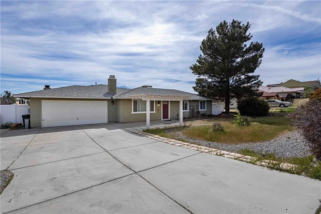 3 bed, 1560 sqft, $2,950 — Photo 4