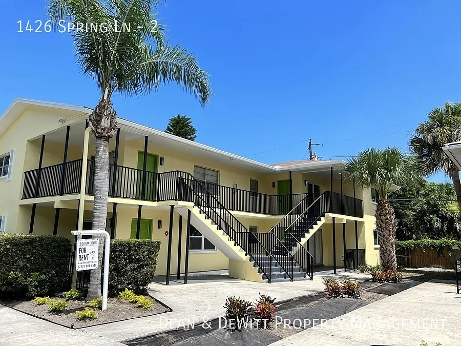 Photo 1 of 19 - 1426 Spring Ln #2 - Clearwater, FL Primary Photo - 1426 Spring Ln #2