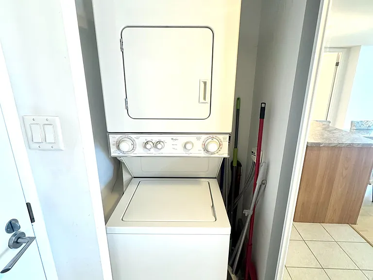 38 Grenville St #1309 — Photo 12