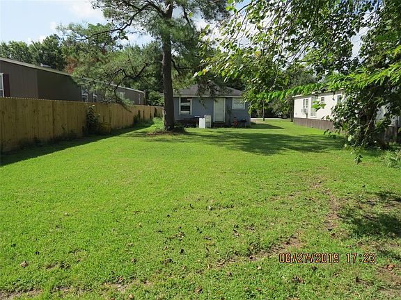 Spacious Backyard