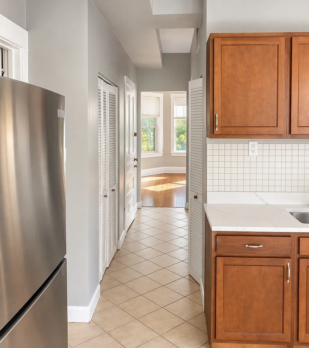2 bed, 750 sqft, $1,795 — Photo 3
