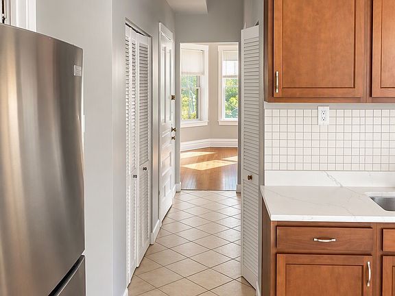 3rd image of 3928 N Mozart St #2