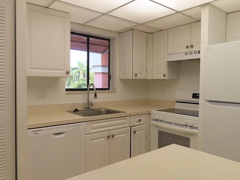 6900 SW 39th St #311K — Photo 7