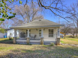 305 Bartlett Ave, Joplin, MO 64804