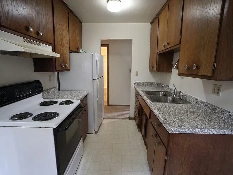 Priscilla Standish Apartments — Photo 56