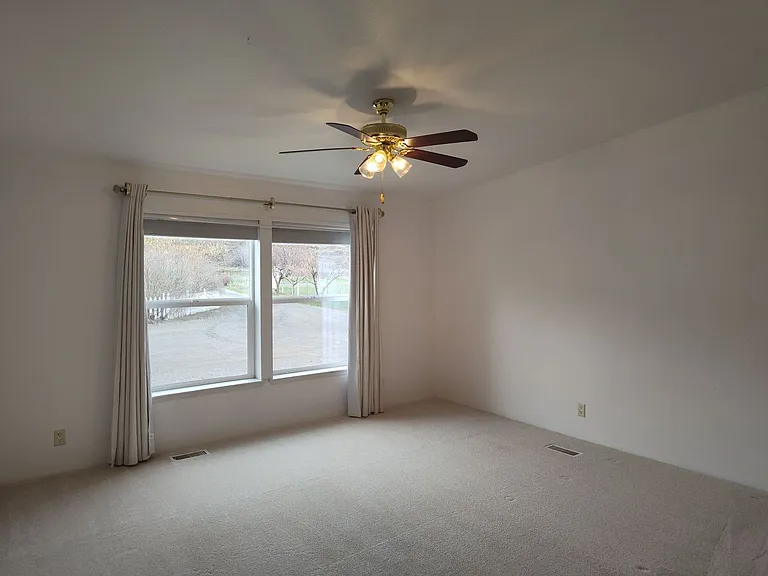 20296 Clearwater Dr — Photo 21