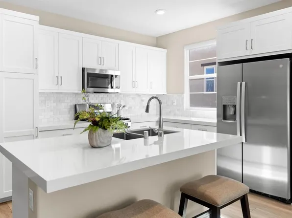 1227 Sunrise Vw Unit 105, San Marcos, CA 92078