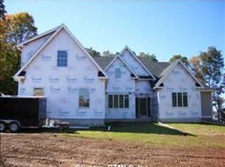 10 N Hill Rd, North Haven, CT 06473