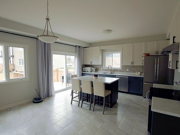 2nd image of 1021 Kraft Rd N