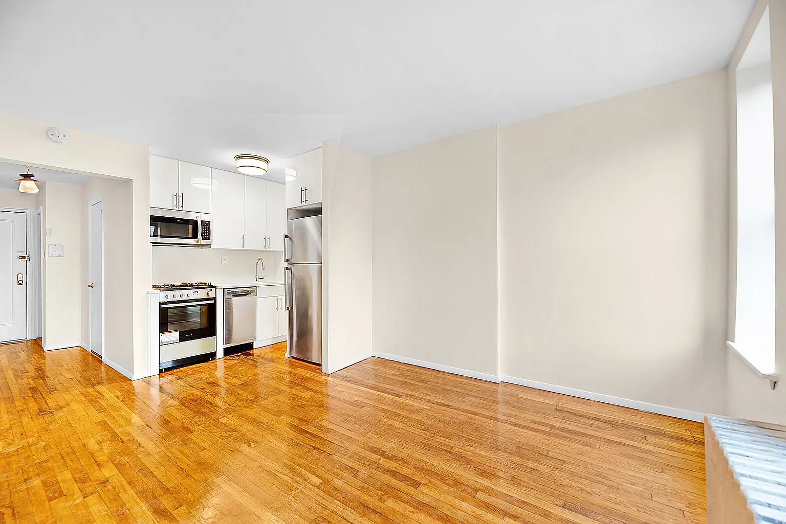 426 West 49th Street — Photo 1