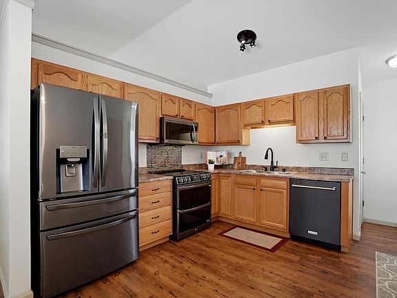 3rd image of 6716 Gordon Blvd