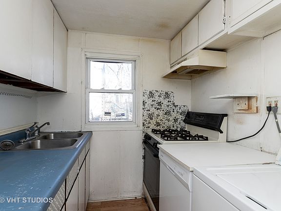 3rd image of 2207 Wright Ave