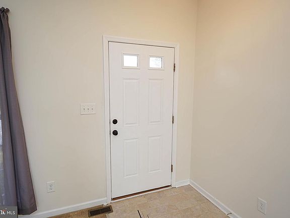 3rd image of 423 Stream Valley Ct