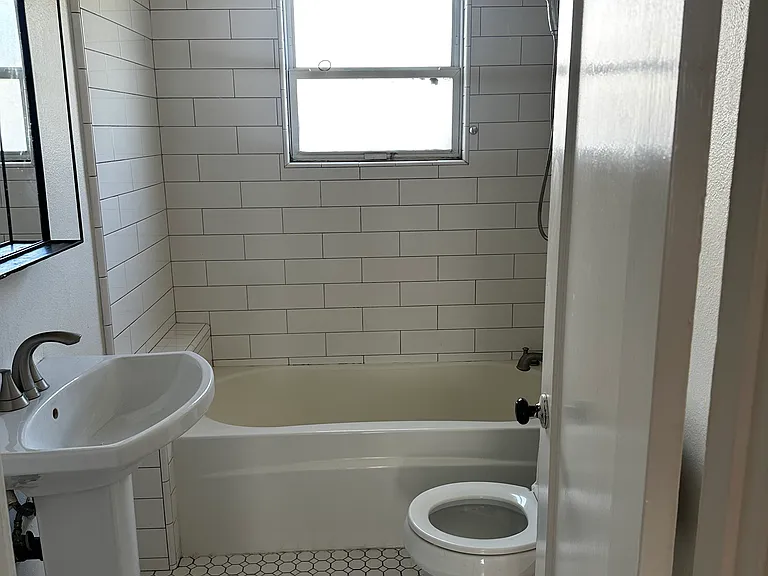 2653 Freeport Blvd — Photo 10