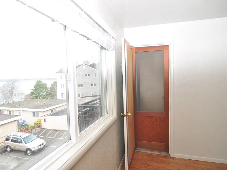 490 S State St — Photo 18