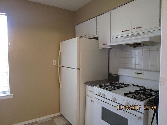5th image of 3233 Forest Glen St