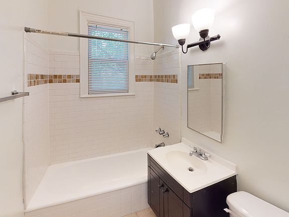5th image of 1324 Calumet Ave #103