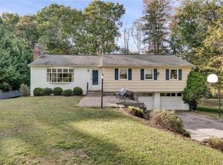 9 Pinewood Rd, Poughkeepsie, NY 12603