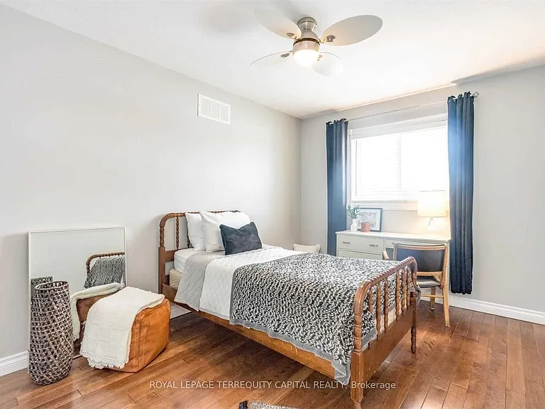 28 Brighton Rd #UPPER — Photo 12