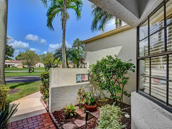5th image of 5875 Parkwalk Cir W
