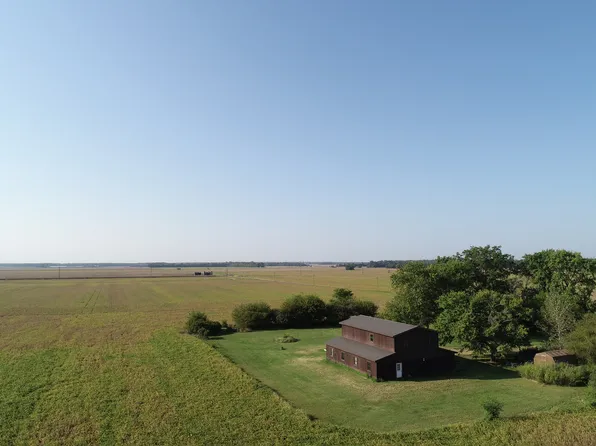 13820 Shilo Cemetery Rd, Whittington, IL 62897