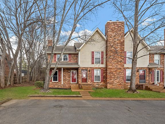 2nd image of 222 Hickory Hill Ct