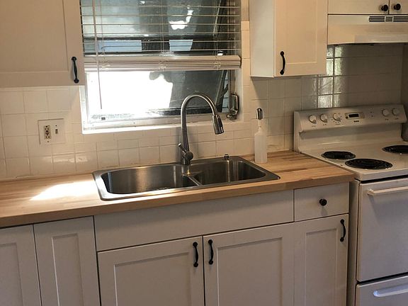 3rd image of 623 3rd St N APT 1