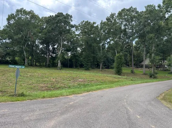 114 N Highlands Dr, Poplarville, MS 39470