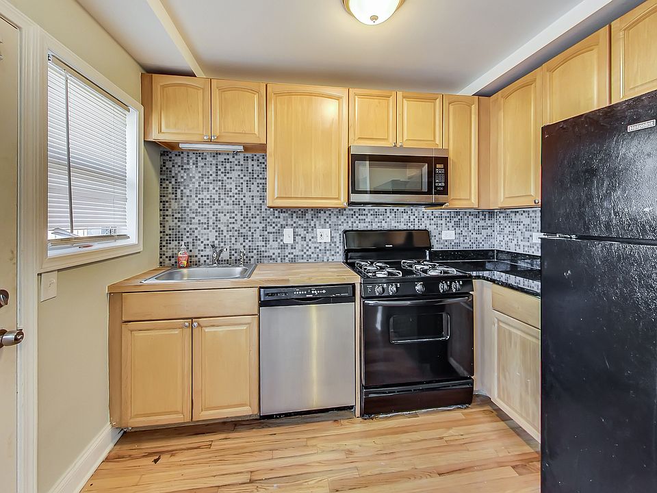 2nd image of 7533 N Damen Ave APT Qg