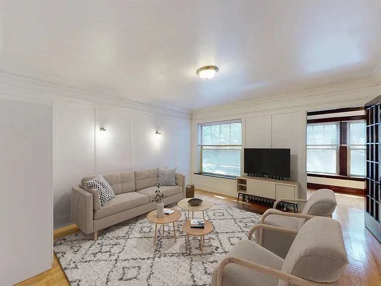 5429 S Woodlawn Ave — Photo 2