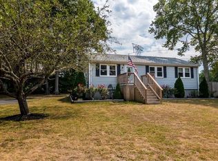 17 Great Meadow Dr, Carver, MA 02330