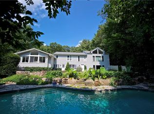 30 Partridge Rd, New Canaan, CT 06840