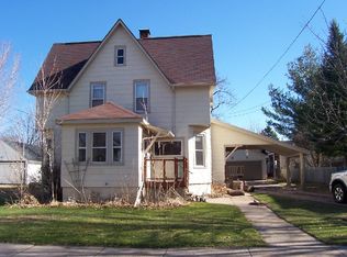 88 9th St, Clintonville, WI 54929