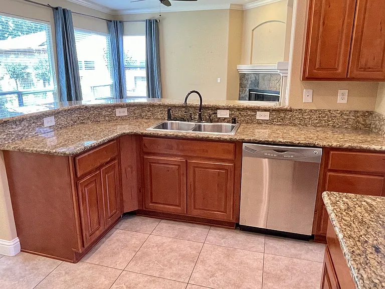 7504 Callaway Dr — Photo 8