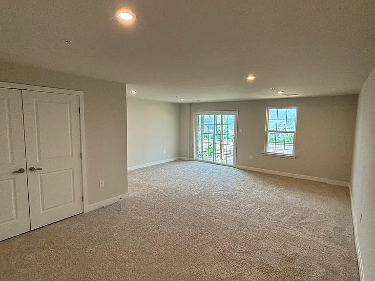 2620 Tisbury Ln — Photo 6