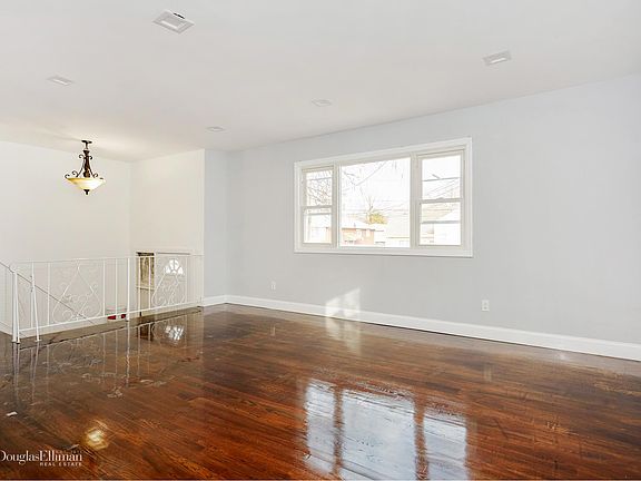 4th image of 225 Rushmore St