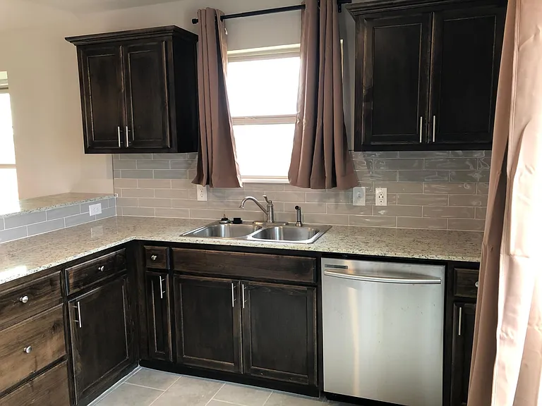 2704 NW 195th St — Photo 14