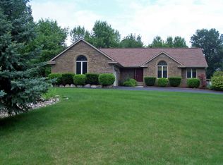 11274 Katrine Dr, Fenton, MI 48430