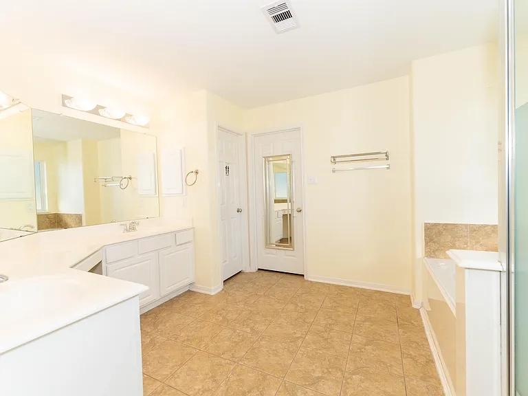 2947 Red Oak Leaf Trl — Photo 13