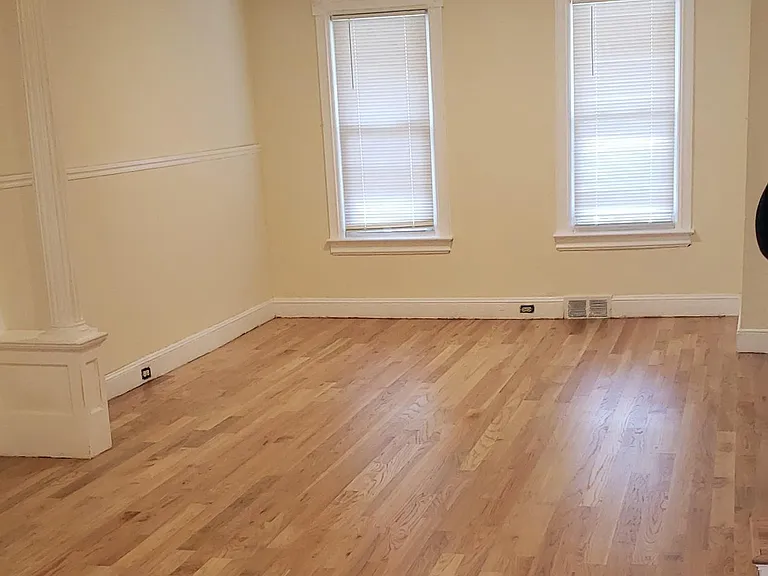 824 Fairmount Ave — Photo 2