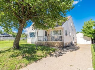 1218 Black St, Pekin, IL 61554