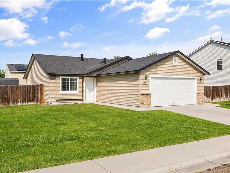 1057 S Benewah Lake Ave — Photo 2