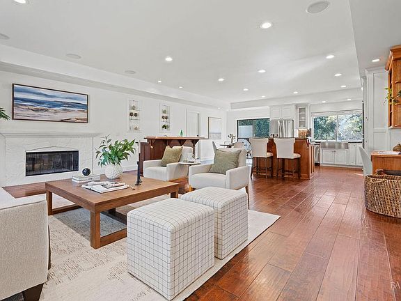 3rd image of 24 Arroyo Lane