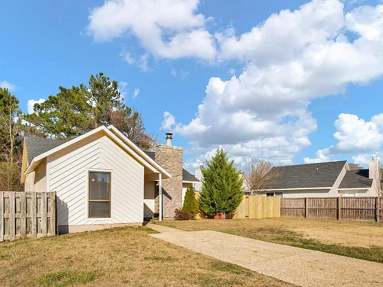 7006 Candlewood Dr — Photo 3