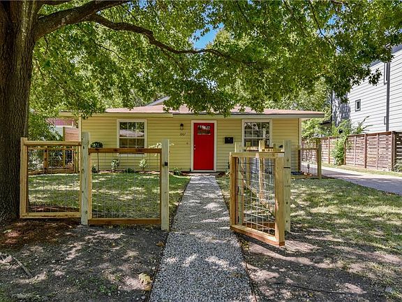 2nd image of 1907 Pasadena Dr #1